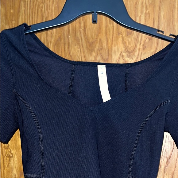 lululemon athletica Black Crop Top - Picture 2 of 6